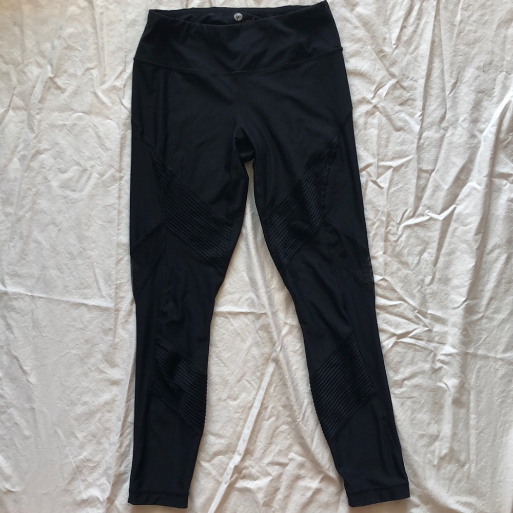 90 degree Mesh paneled Leggings